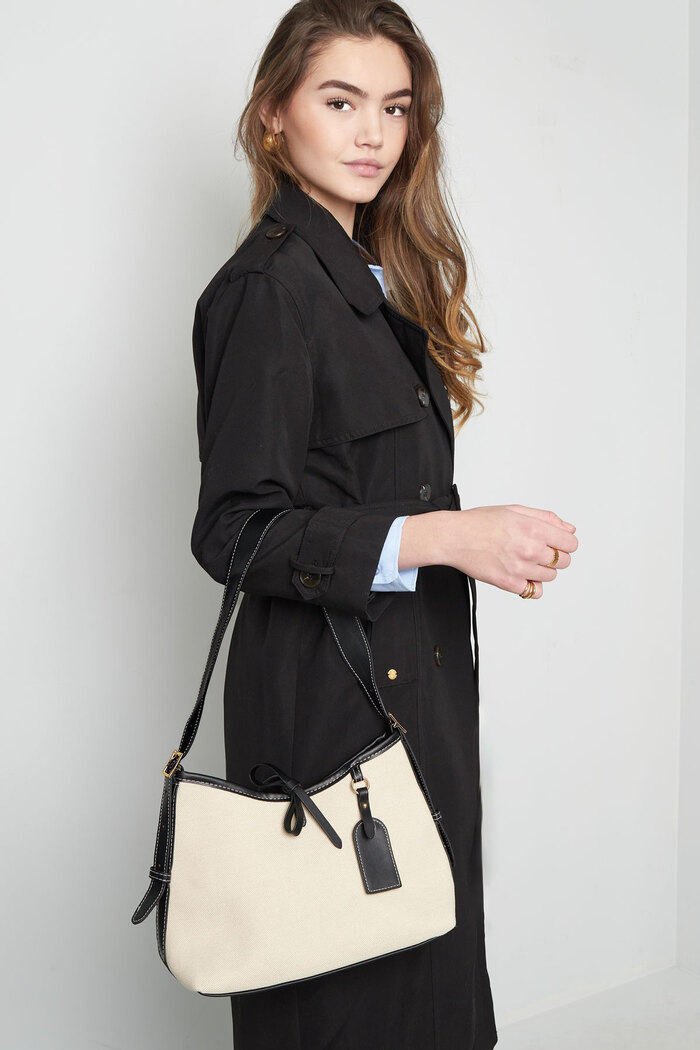 Chic bag with adjustable strap - black and white Picture2